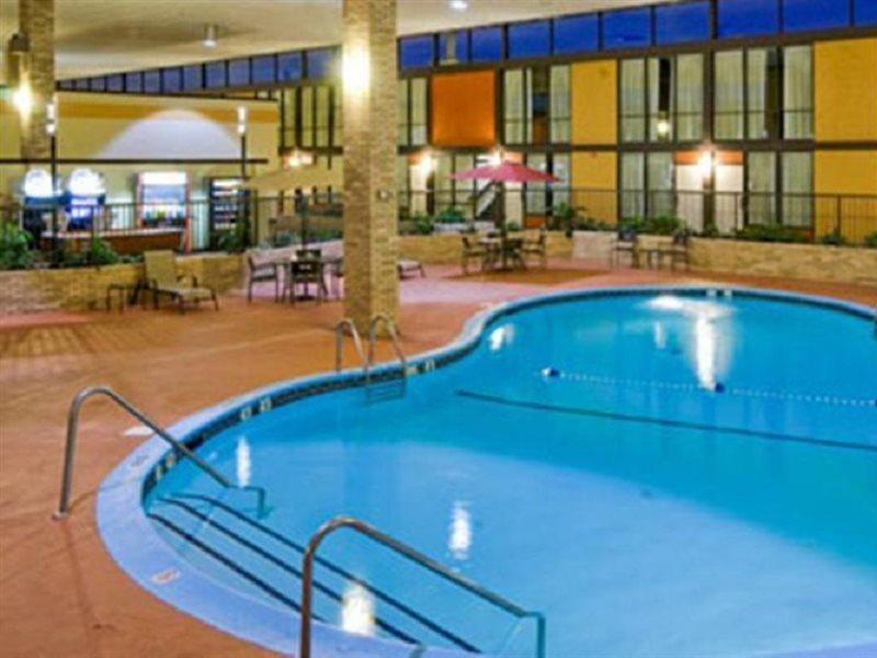 Wyndham Garden Oklahoma City Resort & Conference Hotel Near Airport, Fairgrounds Paycom & I40 Exterior photo