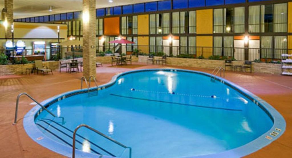 Wyndham Garden Oklahoma City Resort & Conference Hotel Near Airport, Fairgrounds Paycom & I40 Facilities photo